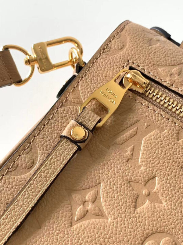 Louis Vuitton Pochette Metis