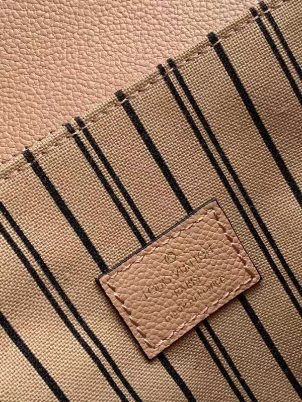 Louis Vuitton Pochette Metis