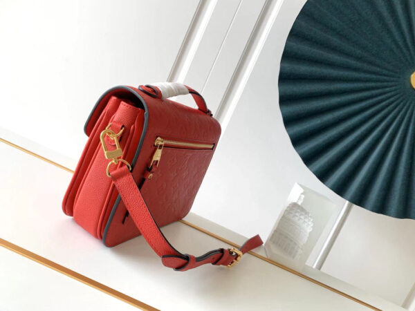 Louis Vuitton Pochette Metis