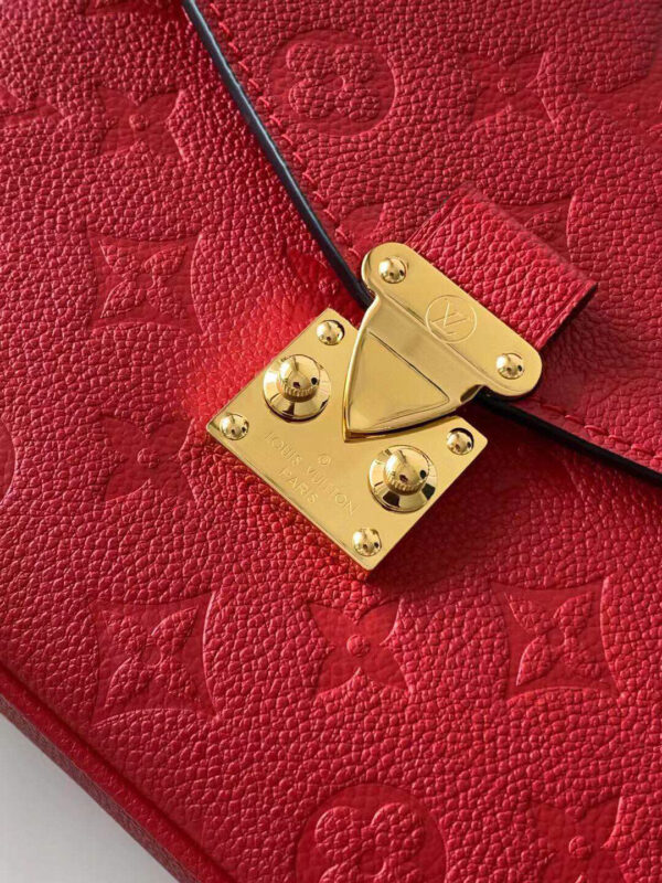 Louis Vuitton Pochette Metis