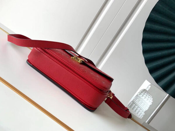 Louis Vuitton Pochette Metis