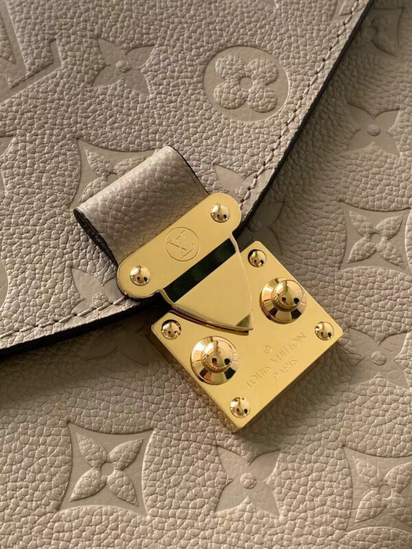 Louis Vuitton Pochette Metis