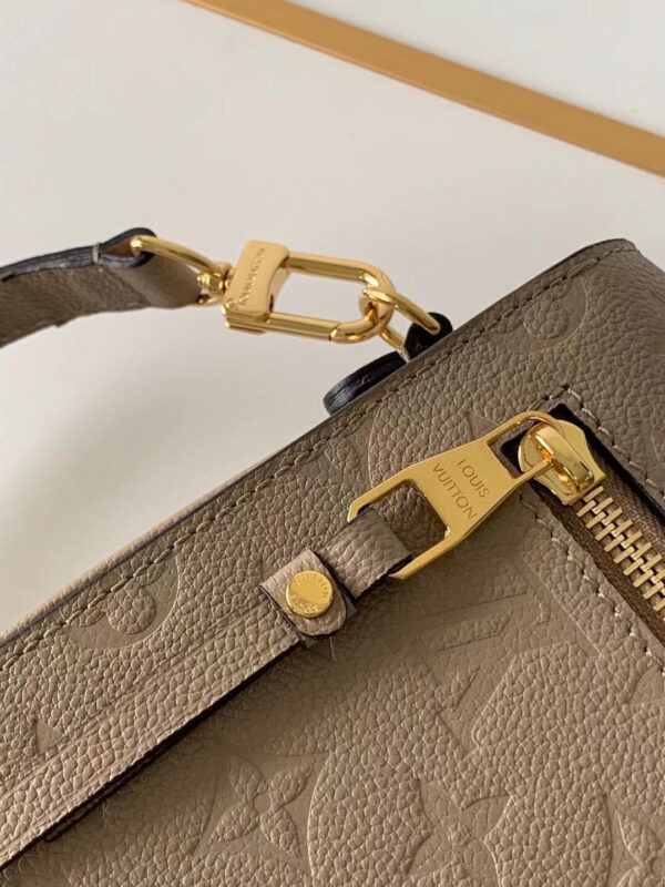 Louis Vuitton Pochette Metis