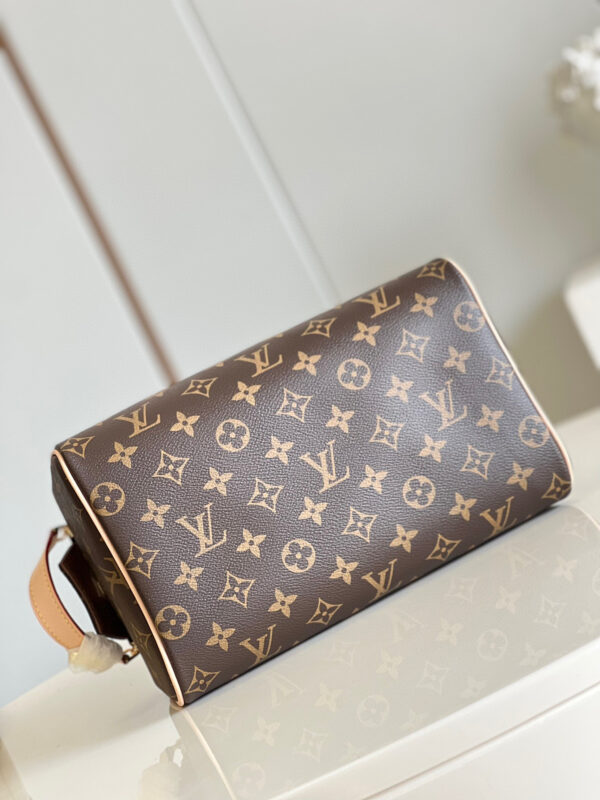 Louis Vuitton Dopp kit toilet pouch