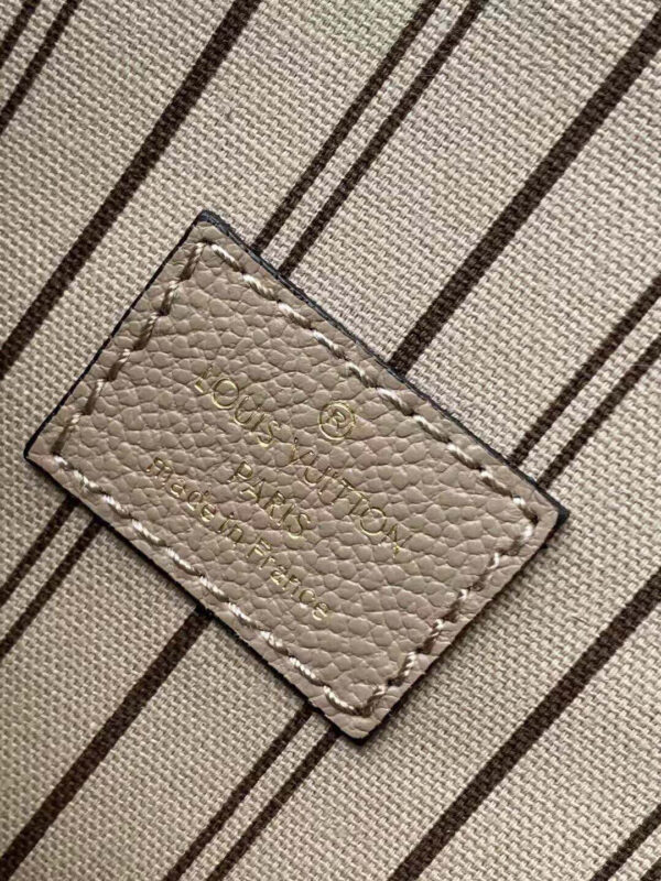 Louis Vuitton Pochette Metis