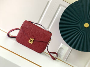 Louis Vuitton Pochette Metis