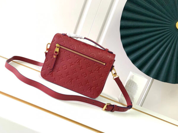 Louis Vuitton Pochette Metis