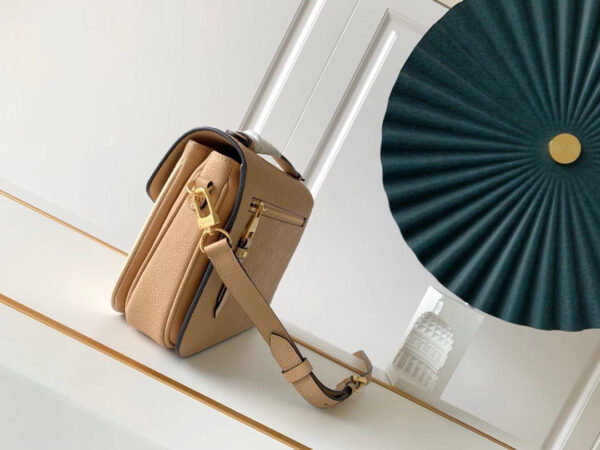 Louis Vuitton Pochette Metis