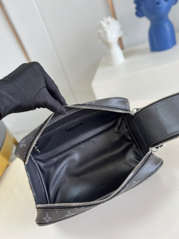 Louis Vuitton Dopp kit toilet pouch