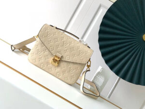 Louis Vuitton Pochette Metis