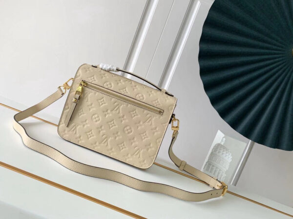 Louis Vuitton Pochette Metis