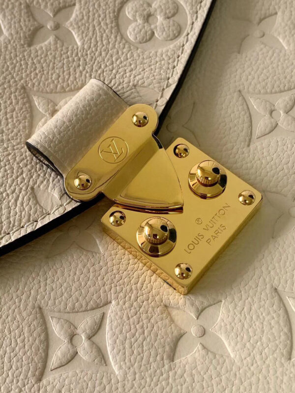 Louis Vuitton Pochette Metis