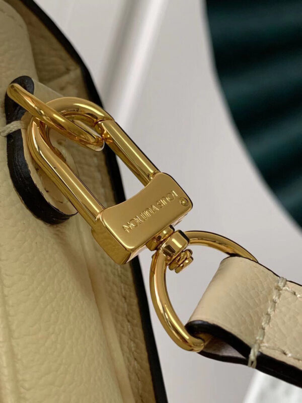 Louis Vuitton Pochette Metis