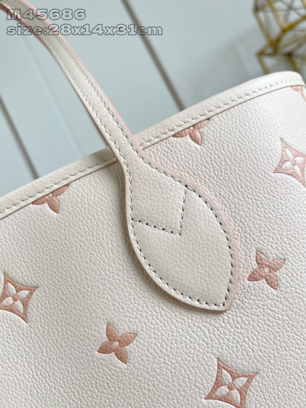 Louis Vuitton Neverfull MM Bag