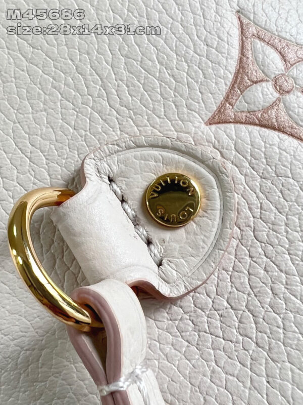 Louis Vuitton Neverfull MM Bag