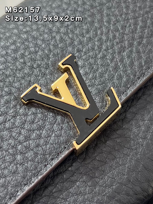 Louis Vuitton wallet capucines