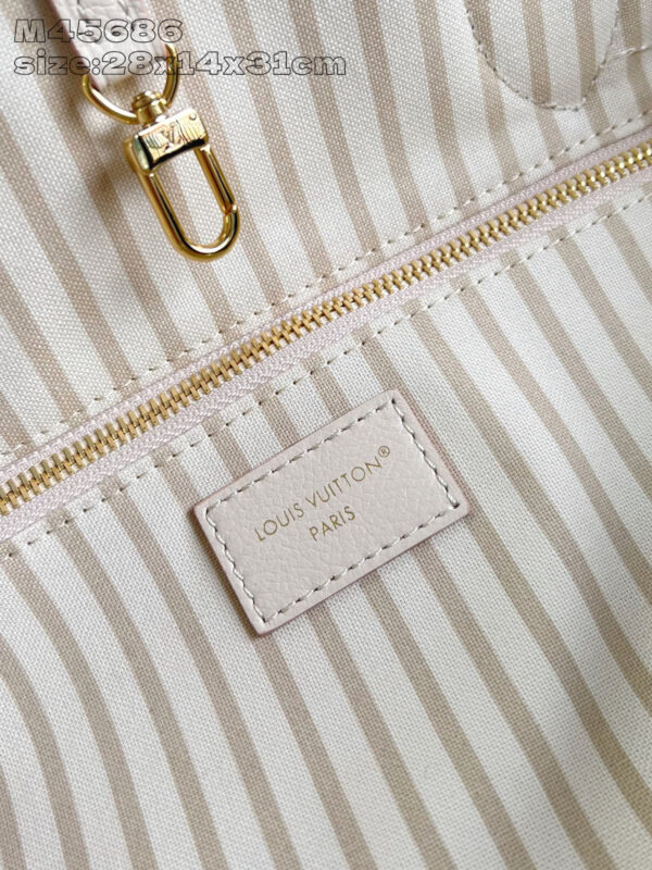 Louis Vuitton Neverfull MM Bag