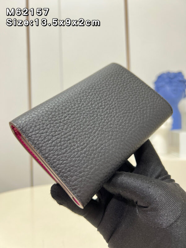 Louis Vuitton wallet capucines