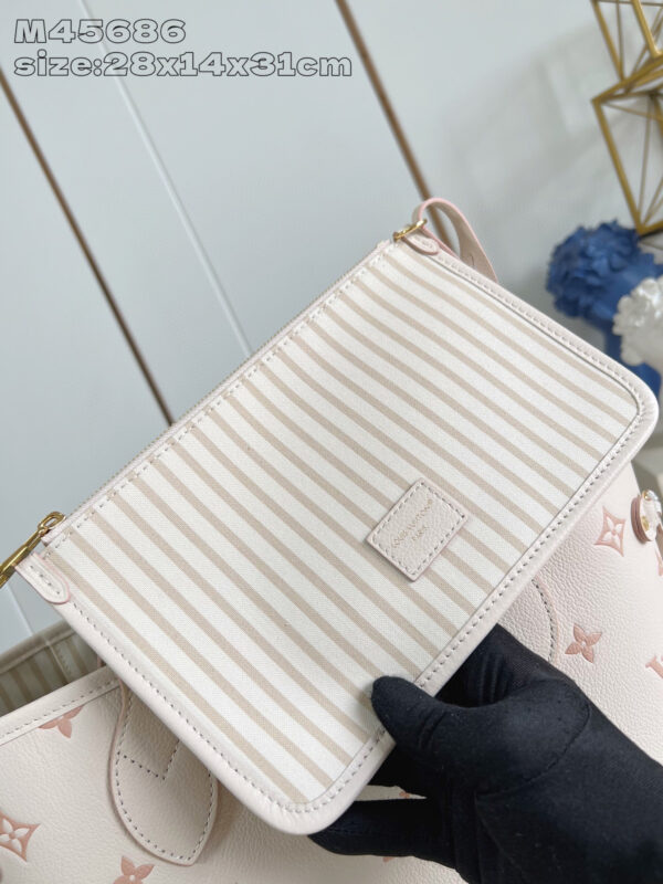 Louis Vuitton Neverfull MM Bag