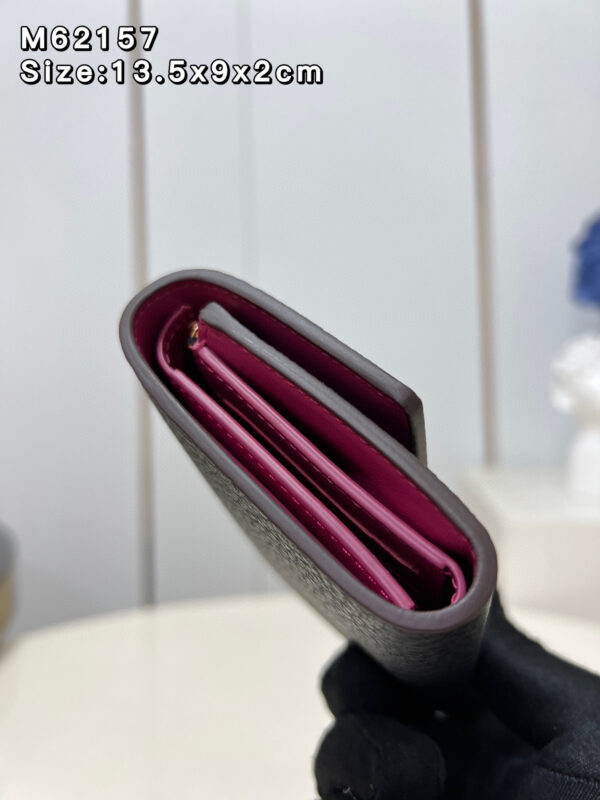 Louis Vuitton wallet capucines