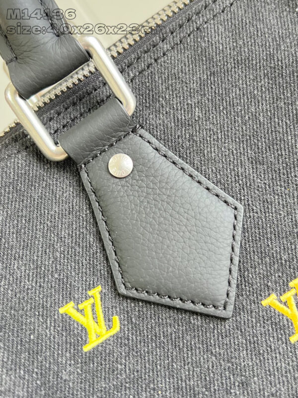Louis Vuitton Speedy 40 Bandoulière Bag
