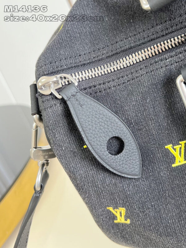 Louis Vuitton Speedy 40 Bandoulière Bag