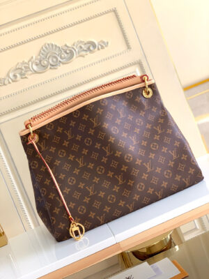 Louis Vuitton Artsy