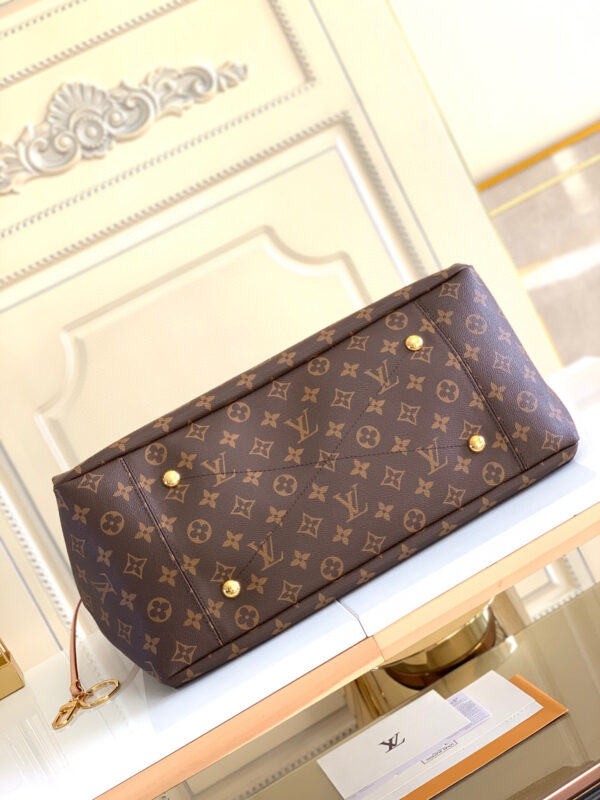 Louis Vuitton Artsy