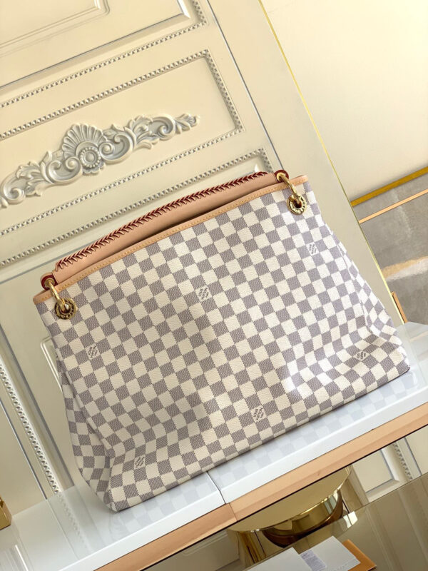 Louis Vuitton Artsy