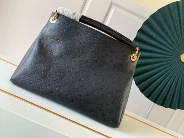 Louis Vuitton Artsy Black
