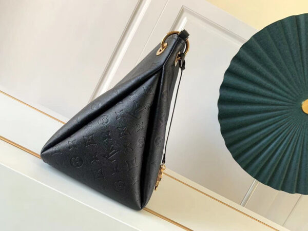 Louis Vuitton Artsy Black
