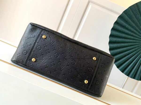 Louis Vuitton Artsy Black