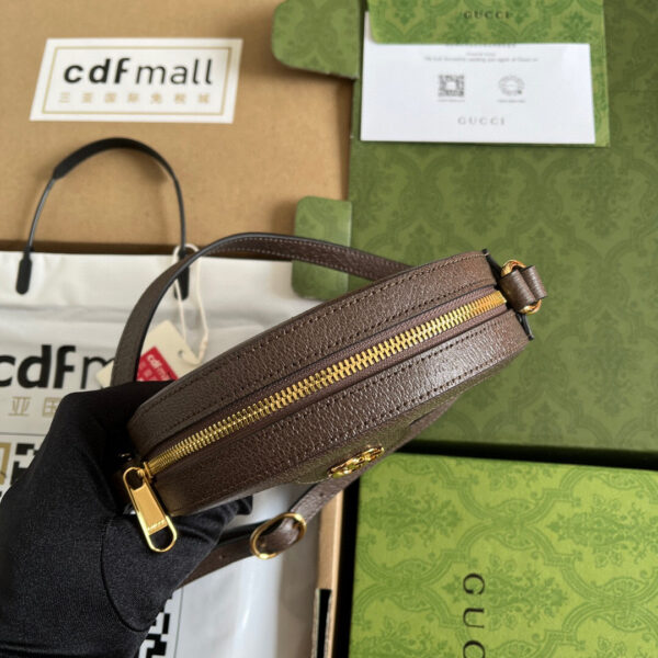 Gucci Round Shoulder Bags