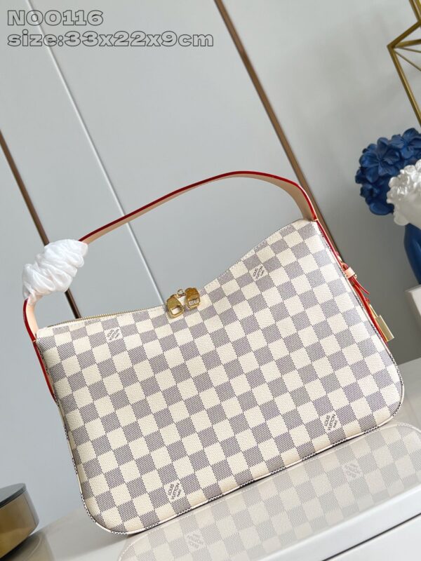 Louis Vuitton 	Slouchy PM