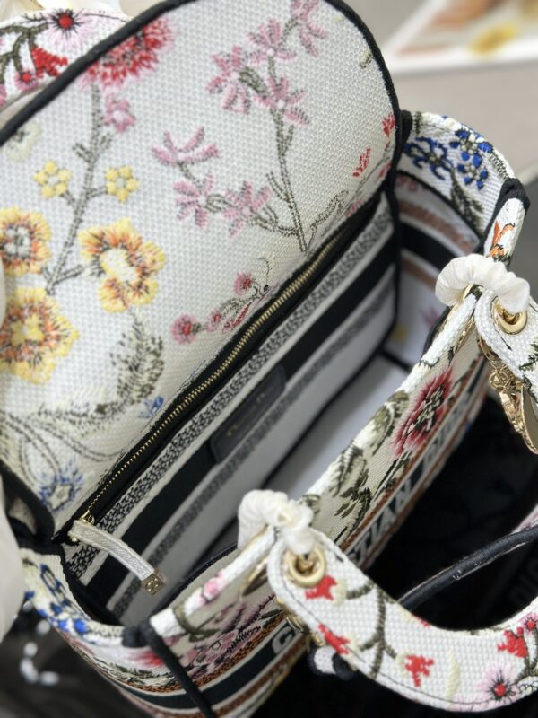 Dior Medium Lady D-Lite bag