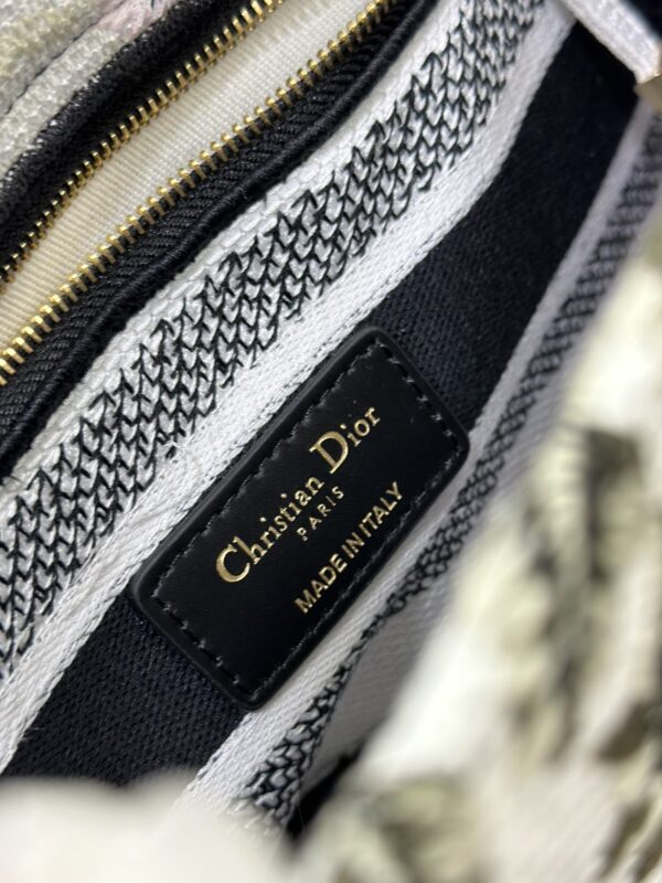 Dior Medium Lady D-Lite bag