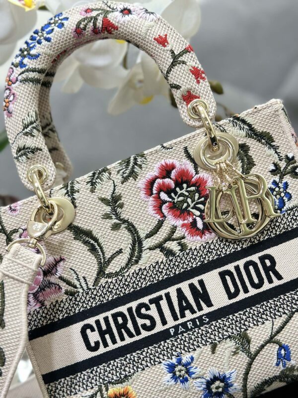 Dior Medium Lady D-Lite bag