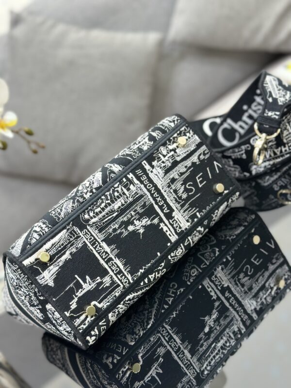 Dior Medium Lady D-Lite bag
