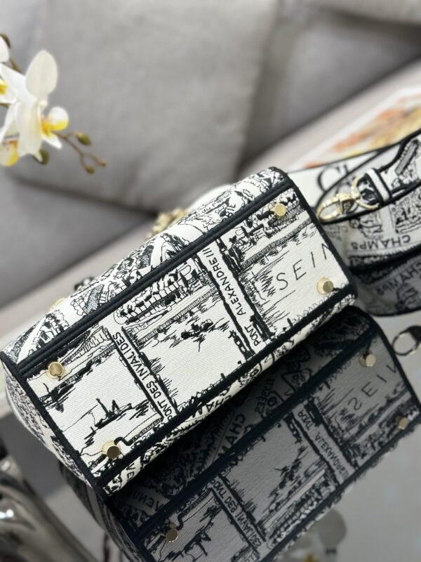 Dior Medium Lady D-Lite bag