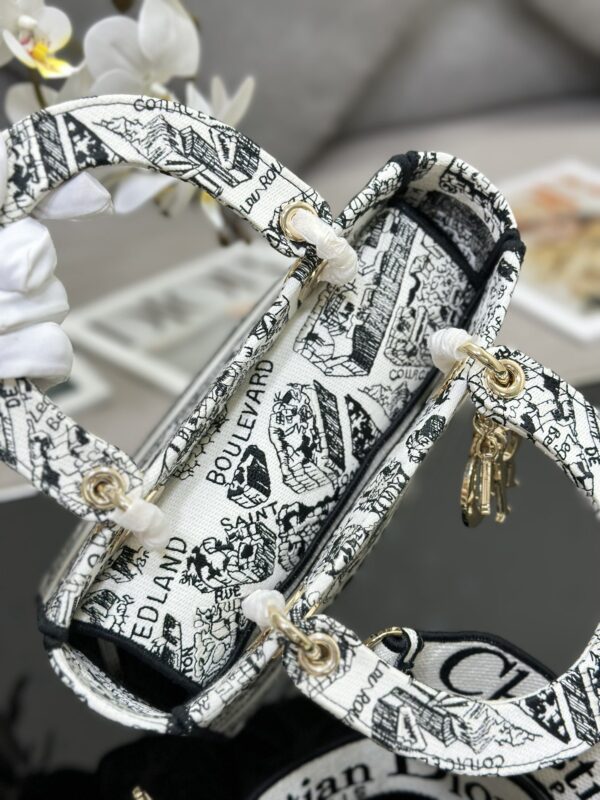 Dior Medium Lady D-Lite bag