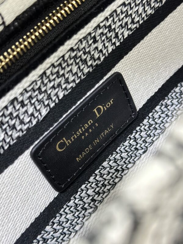 Dior Medium Lady D-Lite bag