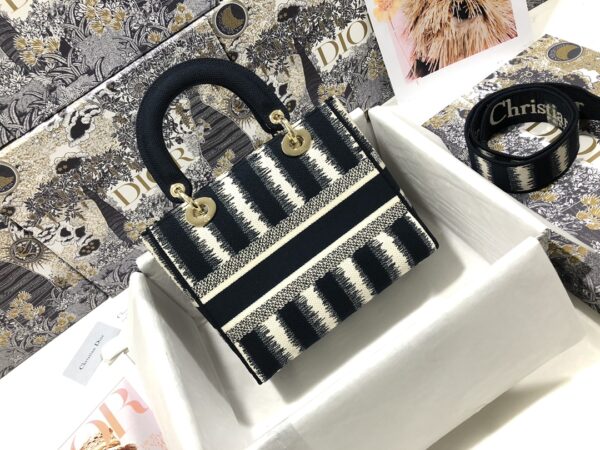 Dior Medium Lady D-Lite bag
