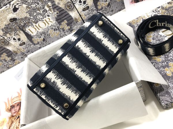 Dior Medium Lady D-Lite bag