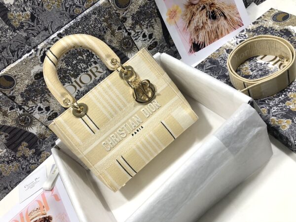 Dior Medium Lady D-Lite bag