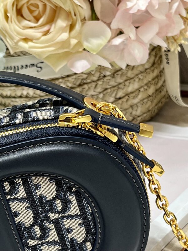 DIOR CD SIGNATURE OVAL CAMERA BAG