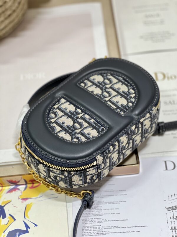 DIOR CD SIGNATURE OVAL CAMERA BAG