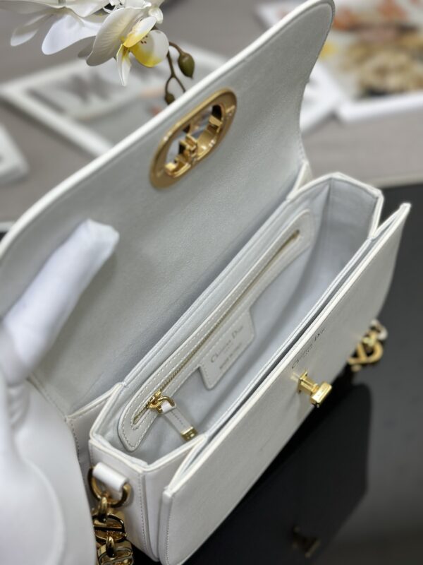 DIOR 30 MONTAIGNE AVENUE BAG