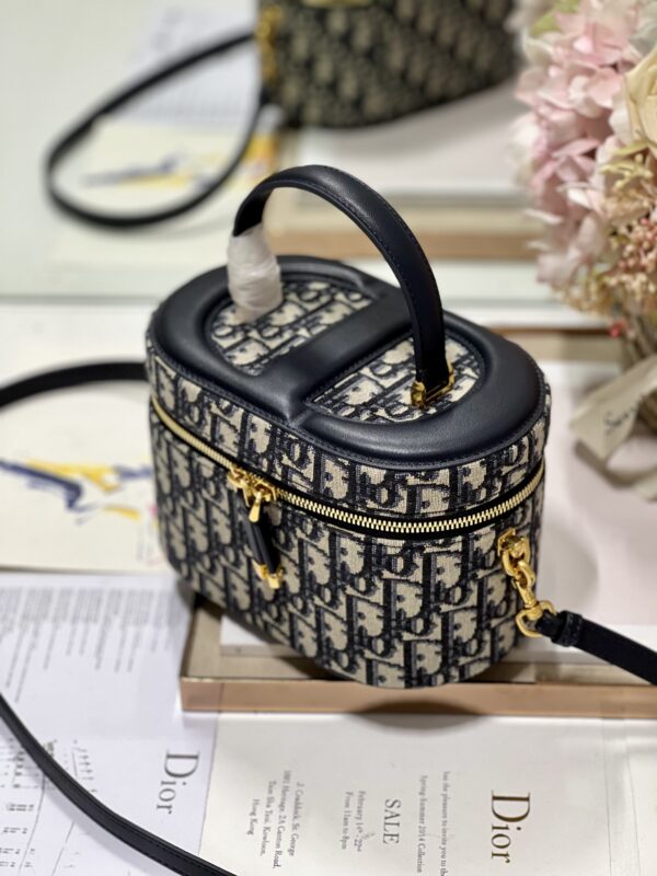 DIOR SMALL CD SIGNATURE VANITY CASE