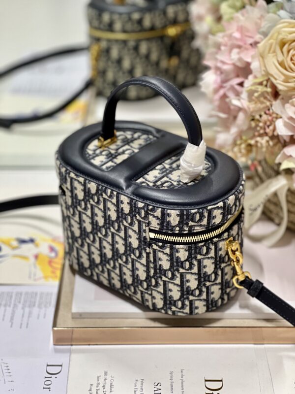 DIOR SMALL CD SIGNATURE VANITY CASE