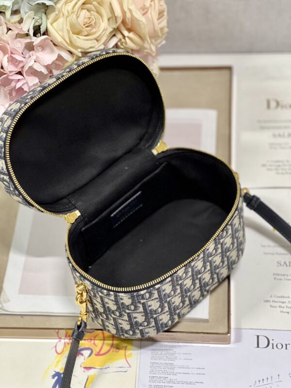 DIOR SMALL CD SIGNATURE VANITY CASE